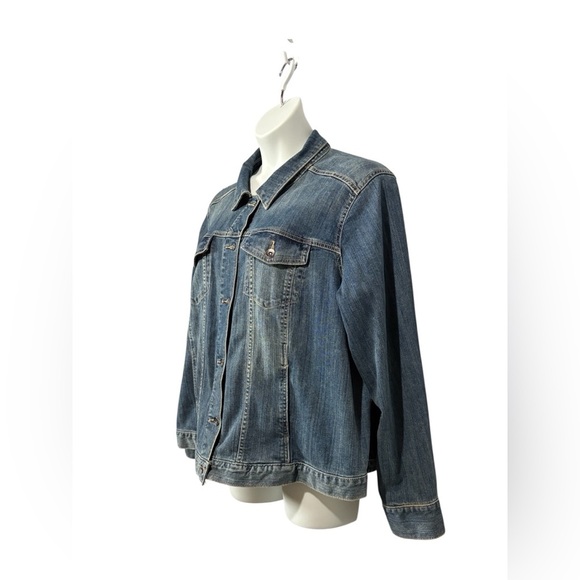 Liz Claiborne, Classic Denim Jacket, Plus Size 2X, Blue 🍂 - Picture 5 of 10